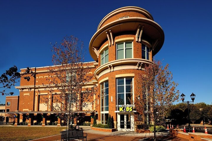 Self-Guided Huntersville Scavenger Hunt: Happy Huntersville - Photo 1 of 5